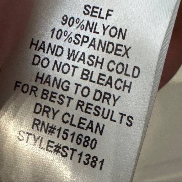 Storia Sheer Polka Dot Ruffle Trim Crop Top NWT Size M - Picture 5 of 8